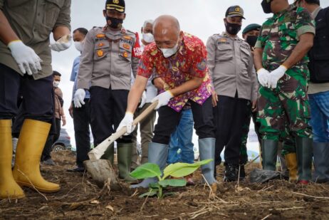 Menteri Teten Terus Kembangkan Korporatisasi Petani Pisang Cavendish di Bener Meriah Aceh