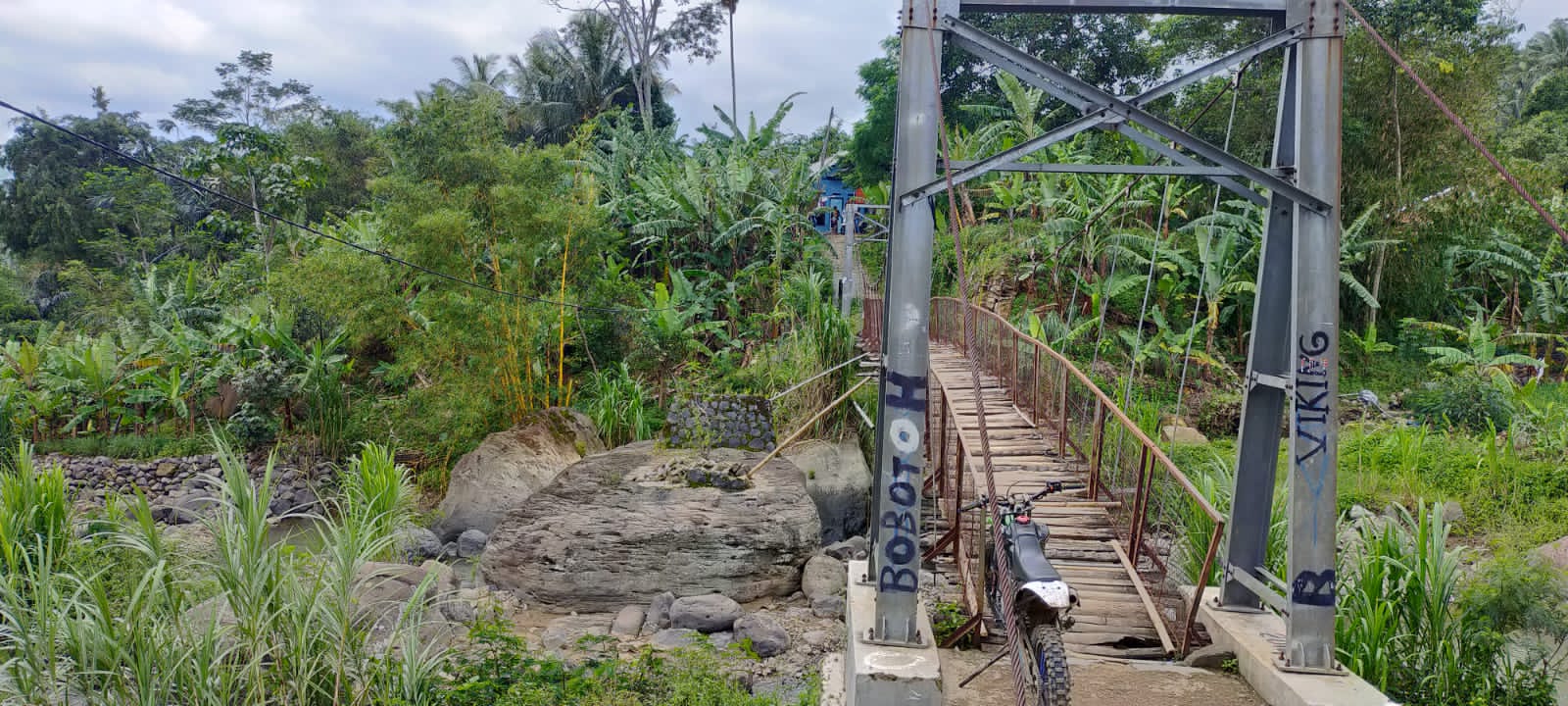 Warga Desak Pembangunan Jembatan Permanen Cipancar 239