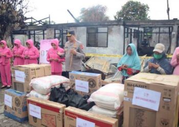 Kapolda Salurkan Bantuan Sosial kepada korban Kebakaran di SPN Polda Aceh 1